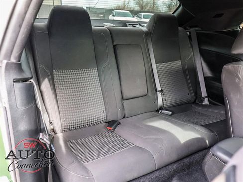 Used 2019 Dodge Challenger SXT image 17