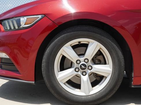 Used 2016 Ford Mustang Coupe RWD image 5