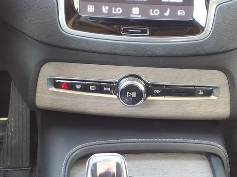 Certified 2023 Volvo XC90 B6 Ultimate w/ Protection Package Premier AWD/4WD image 20