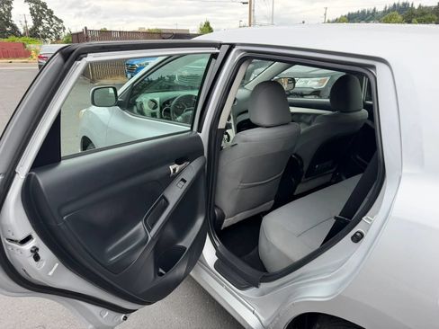 Used 2009 Toyota Matrix S FWD image 9