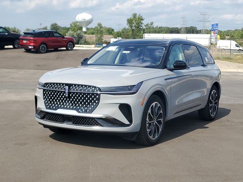 New 2026 Lincoln Nautilus Reserve AWD/4WD image 2
