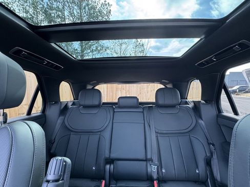 New 2025 Land Rover Range Rover Sport Dynamic SE image 11