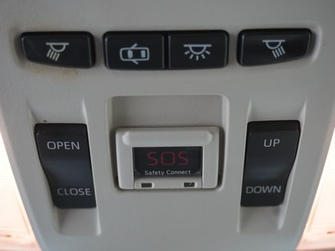 Used 2020 Toyota Corolla XLE FWD image 21