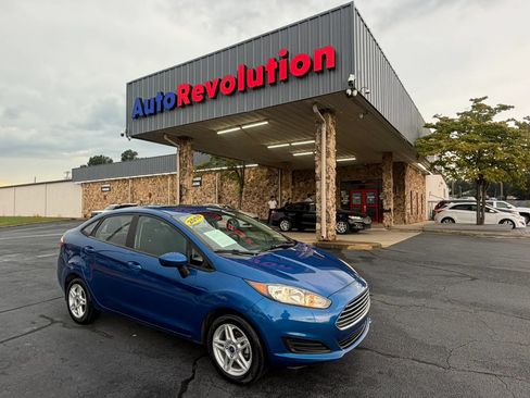 Used 2018 Ford Fiesta SE FWD image 1