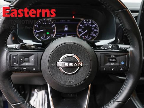 Used 2023 Nissan Pathfinder SV AWD/4WD image 10