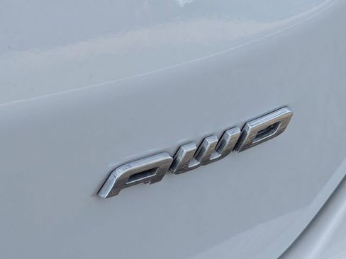 Used 2024 Ford Edge SEL w/ Sport Appearance Package image 16