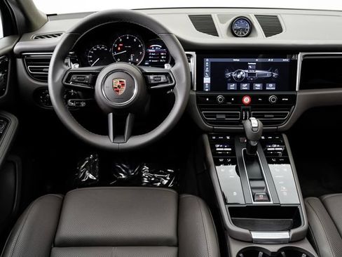 Certified 2026 Porsche Macan AWD/4WD image 16