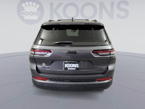 Used 2022 Jeep Grand Cherokee L Laredo image 5