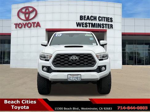Used 2021 Toyota Tacoma TRD Sport image 4