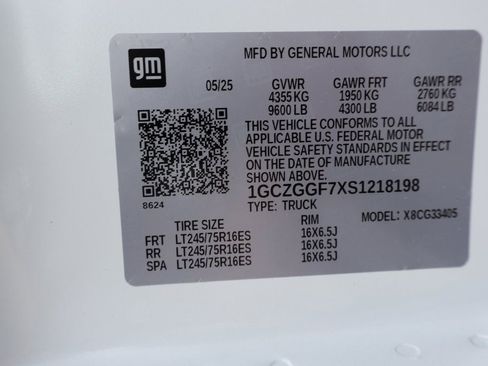 New 2025 Chevrolet Express 3500 w/ Chrome Appearance Package image 29