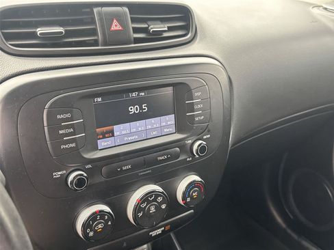 Used 2019 Kia Soul FWD image 21