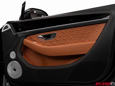 Used 2022 Bentley Continental GT image 23