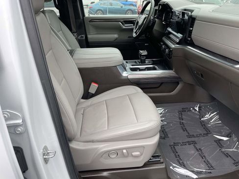 Used 2024 Chevrolet Silverado 1500 LTZ image 47