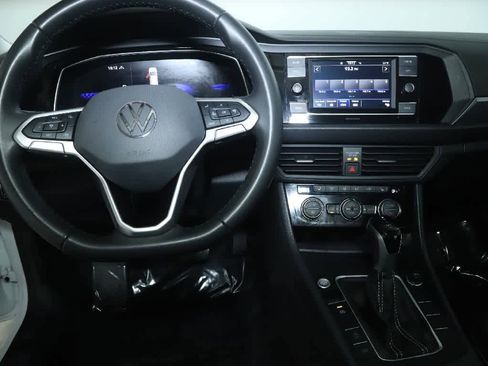 Used 2024 Volkswagen Jetta SE w/ Black Wheel Package image 27