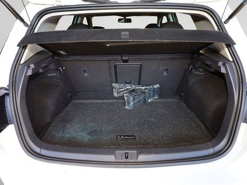 Used 2017 Volkswagen Golf S image 15