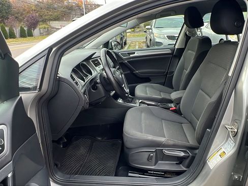 Used 2017 Volkswagen Golf S image 27