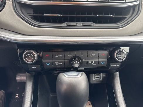 Used 2023 Jeep Compass Limited image 17