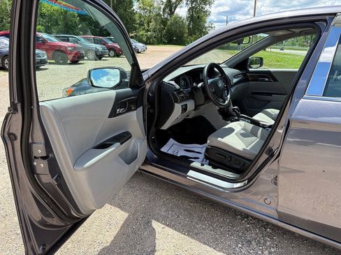 Used 2016 Honda Accord EX image 10