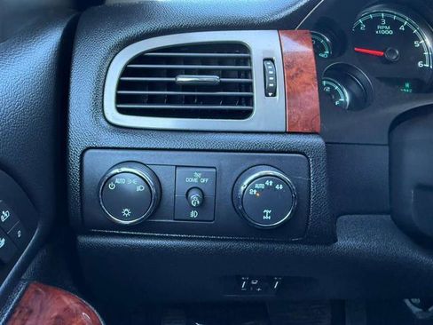 Used 2013 GMC Yukon SLT w/ SLT-2 Equipment Package image 30