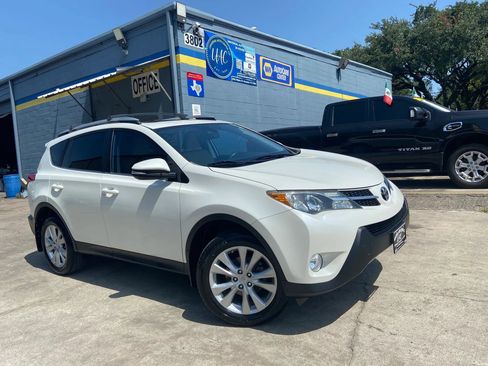 Used 2014 Toyota RAV4 Limited w/ Technology Package FWD image 1