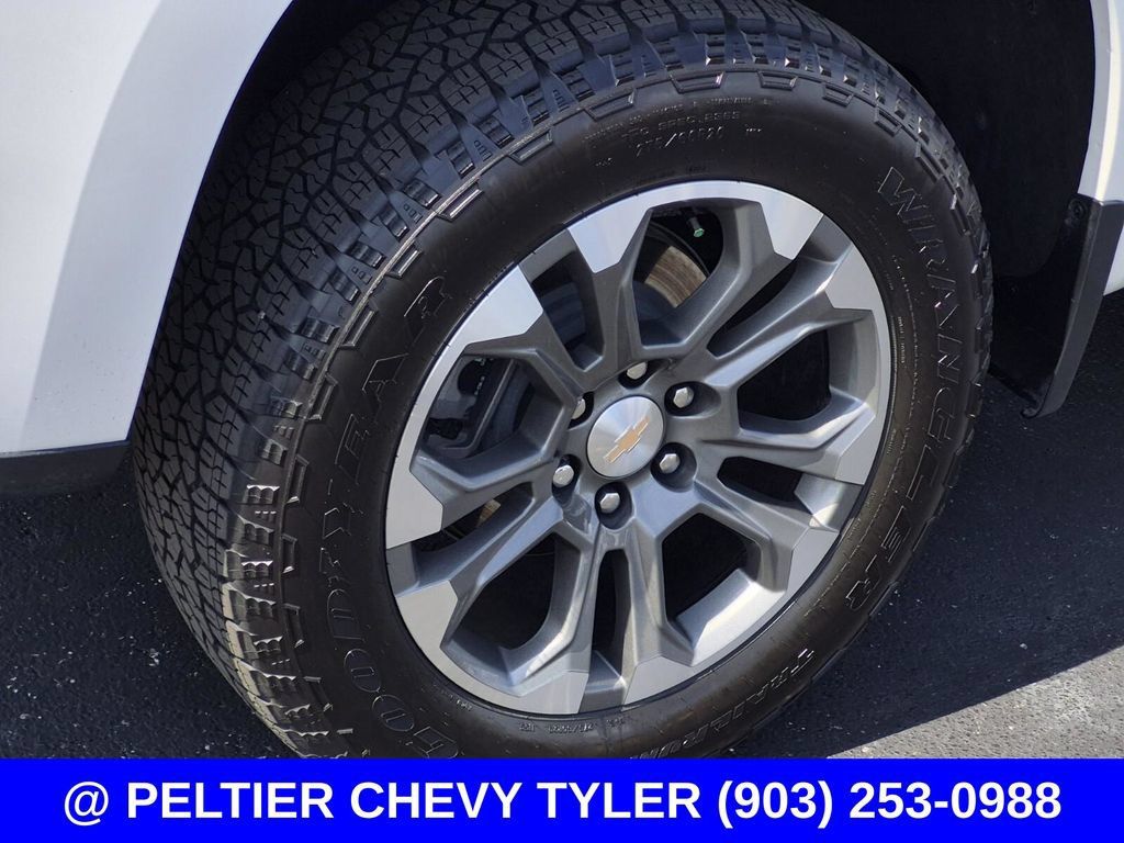 Used 2023 Chevrolet Silverado 1500 High Country w/ Z71 Off-Road Package AWD/4WD image 7