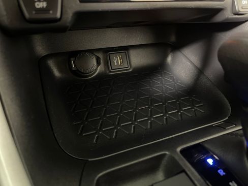 Certified 2025 Toyota RAV4 XLE AWD/4WD image 30