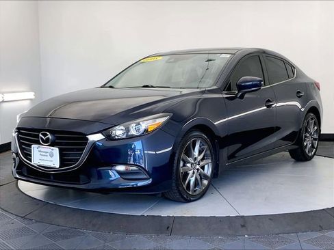 Used 2018 MAZDA MAZDA3 Touring FWD image 2
