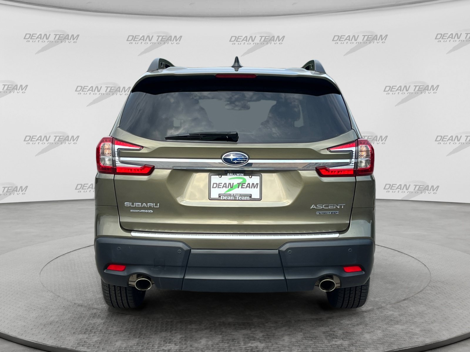 Used 2023 Subaru Ascent Limited w/ Technology Package AWD/4WD image 7