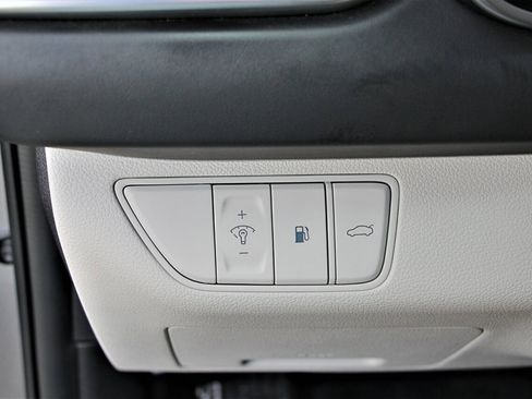 Used 2022 Genesis G70 2.0T image 26