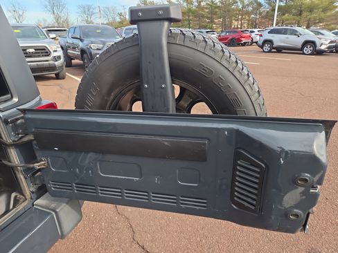 Used 2016 Jeep Wrangler Unlimited Sahara w/ Connectivity Group image 22