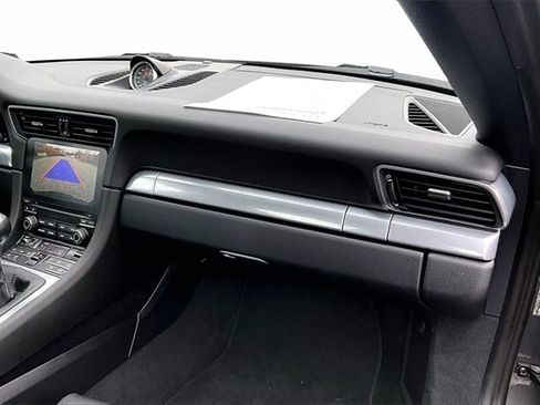 Used 2017 Porsche 911 Carrera 4 image 28