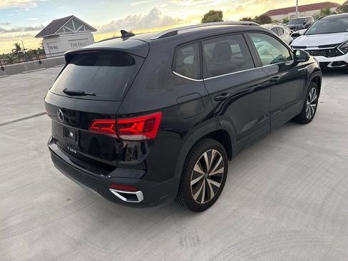 Certified 2023 Volkswagen Taos SE FWD image 3