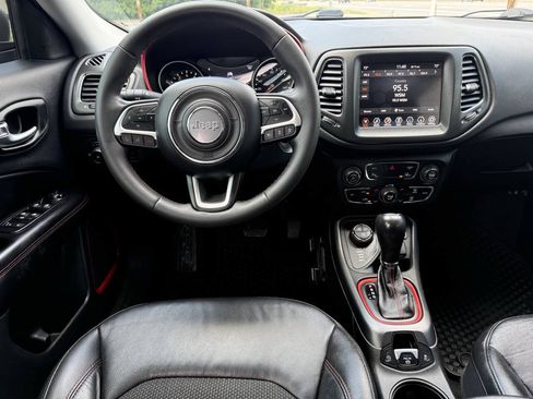 Used 2021 Jeep Compass Trailhawk AWD/4WD image 8