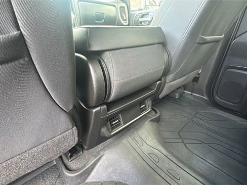 Used 2022 Chevrolet Silverado 2500 LT image 21