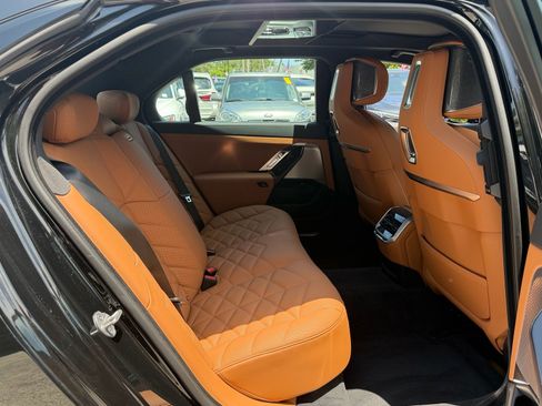 Used 2023 BMW 740i RWD image 18