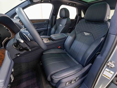 Used 2023 Bentley Bentayga AWD/4WD image 21