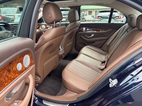 Used 2017 Mercedes-Benz E 300 4MATIC image 23