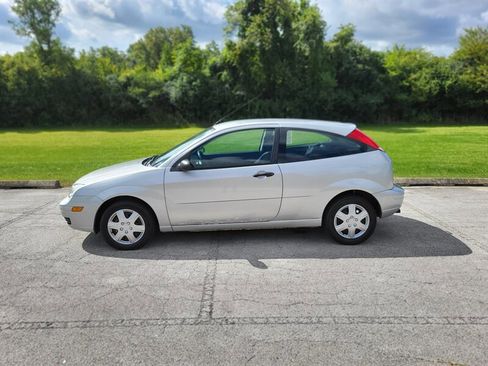 Used 2005 Ford Focus SE image 3