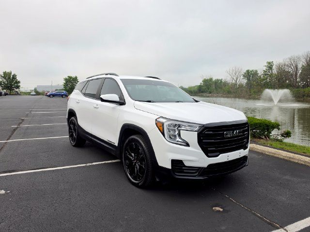 Used 2022 GMC Terrain SLE w/ Driver Convenience Package AWD/4WD image 16
