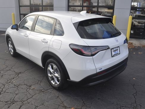 Certified 2025 Honda HR-V LX image 5