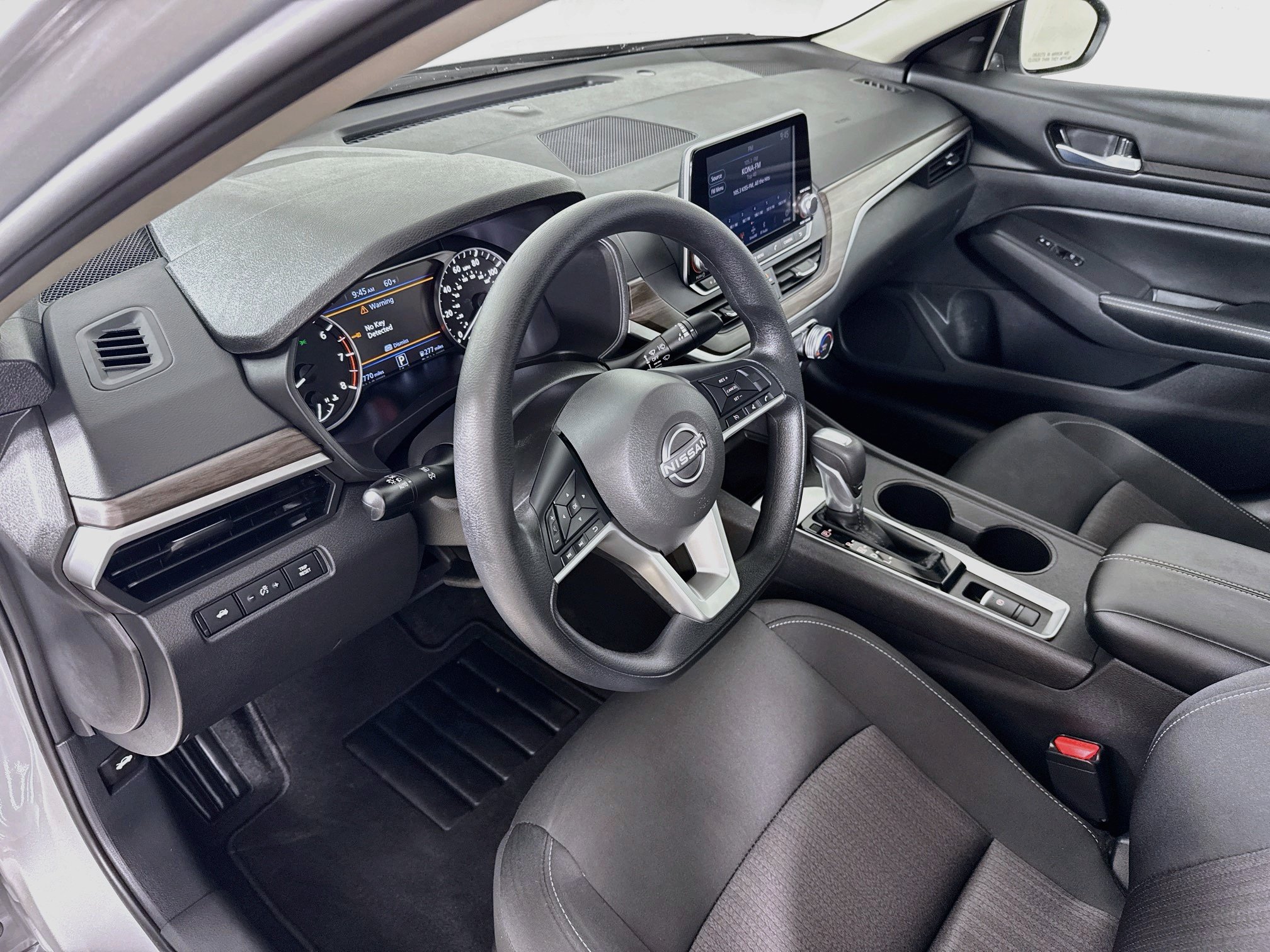 Used 2025 Nissan Altima 2.5 SV AWD/4WD image 10