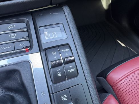 Used 2020 Porsche Macan S w/ Premium Package Plus AWD/4WD image 37