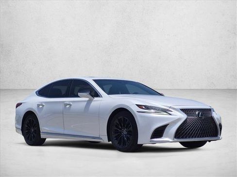 Used 2020 Lexus LS 500 w/ Accessory Package (Z2) RWD image 3