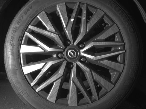 Used 2025 Nissan Altima 2.5 SV image 15