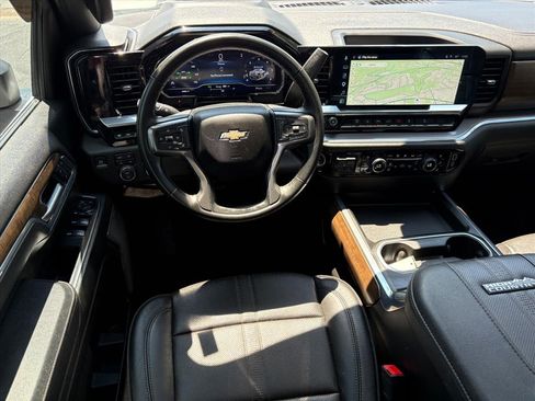 Used 2025 Chevrolet Silverado 2500 High Country w/ High Country Premium Package AWD/4WD image 22