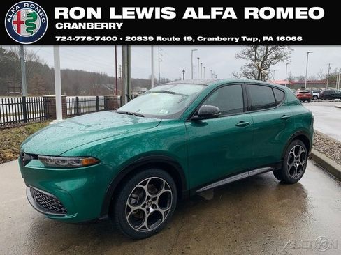 New 2025 Alfa Romeo Tonale w/ Premium Package image 1