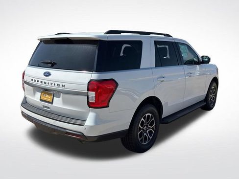 Used 2024 Ford Expedition XLT RWD image 8