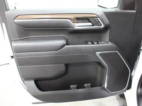 Used 2023 Chevrolet Silverado 1500 RST w/ Redline Edition AWD/4WD image 6