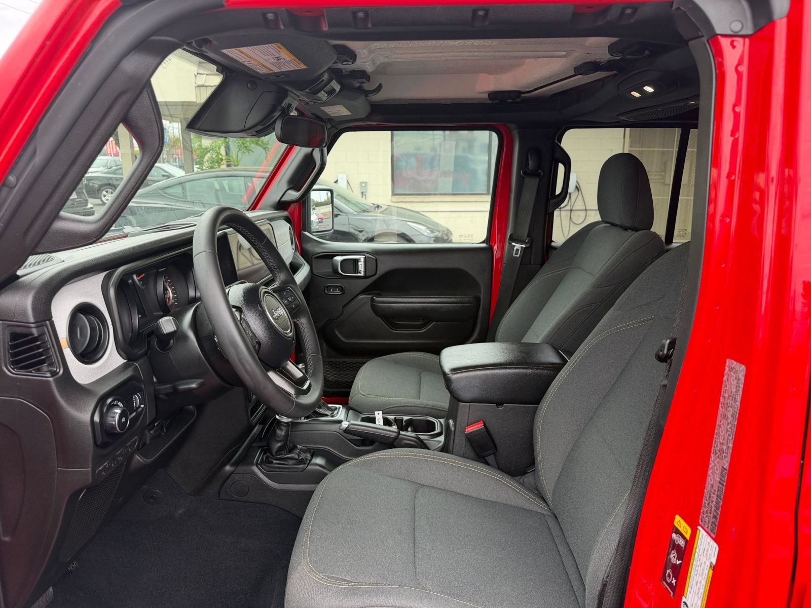 Used 2025 Jeep Wrangler Unlimited Sport AWD/4WD image 25