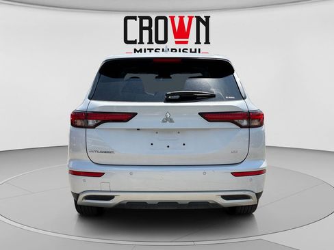 Used 2024 Mitsubishi Outlander AWD image 4